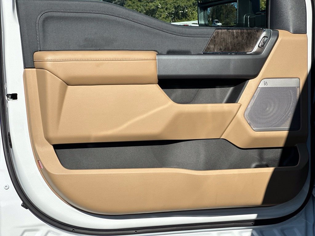 2027 Ford F-350SD Lariat