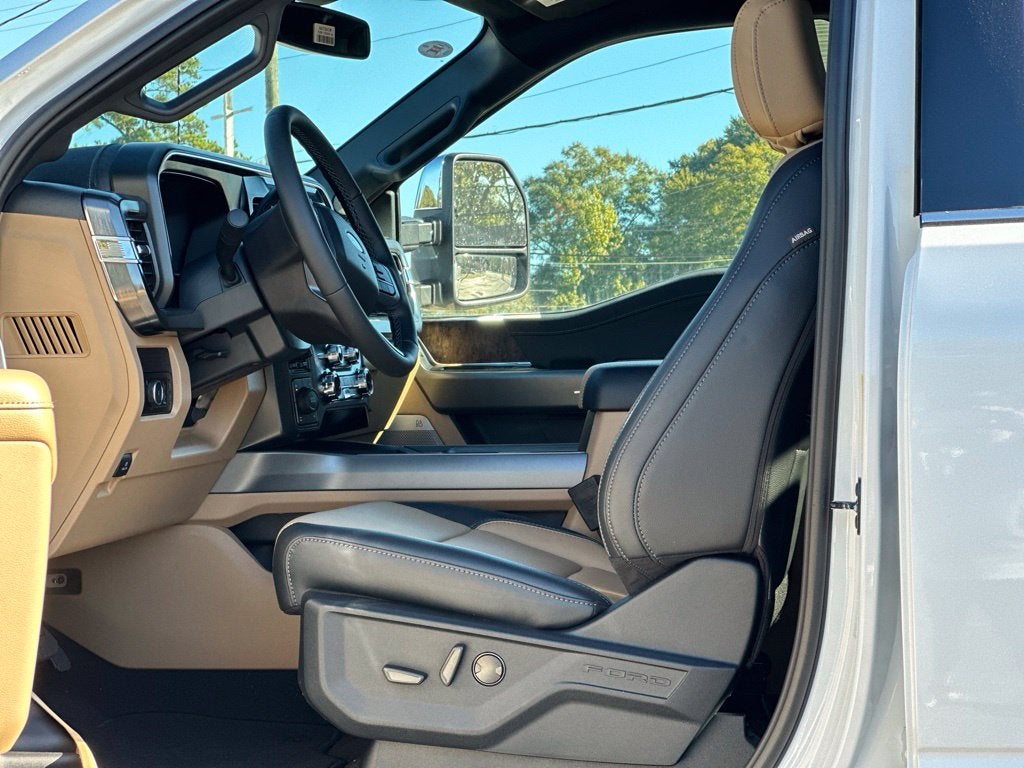 2027 Ford F-350SD Lariat
