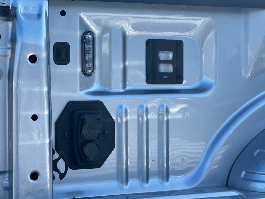 2027 Ford F-350SD Lariat DRW