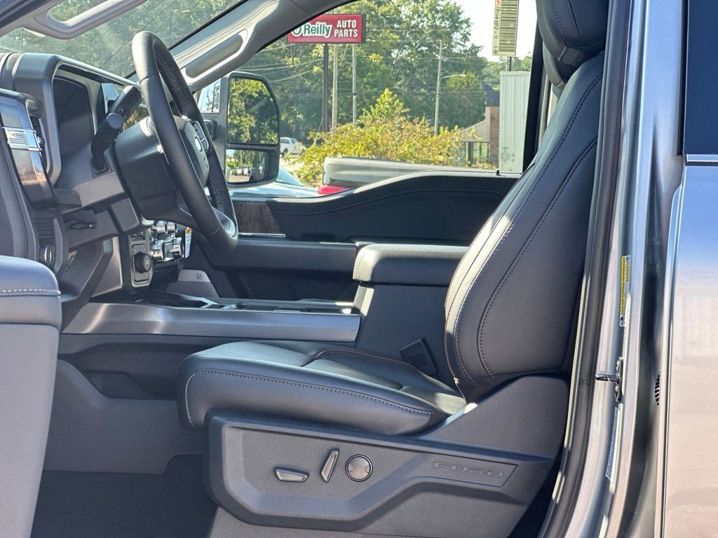 2027 Ford F-350SD Lariat DRW
