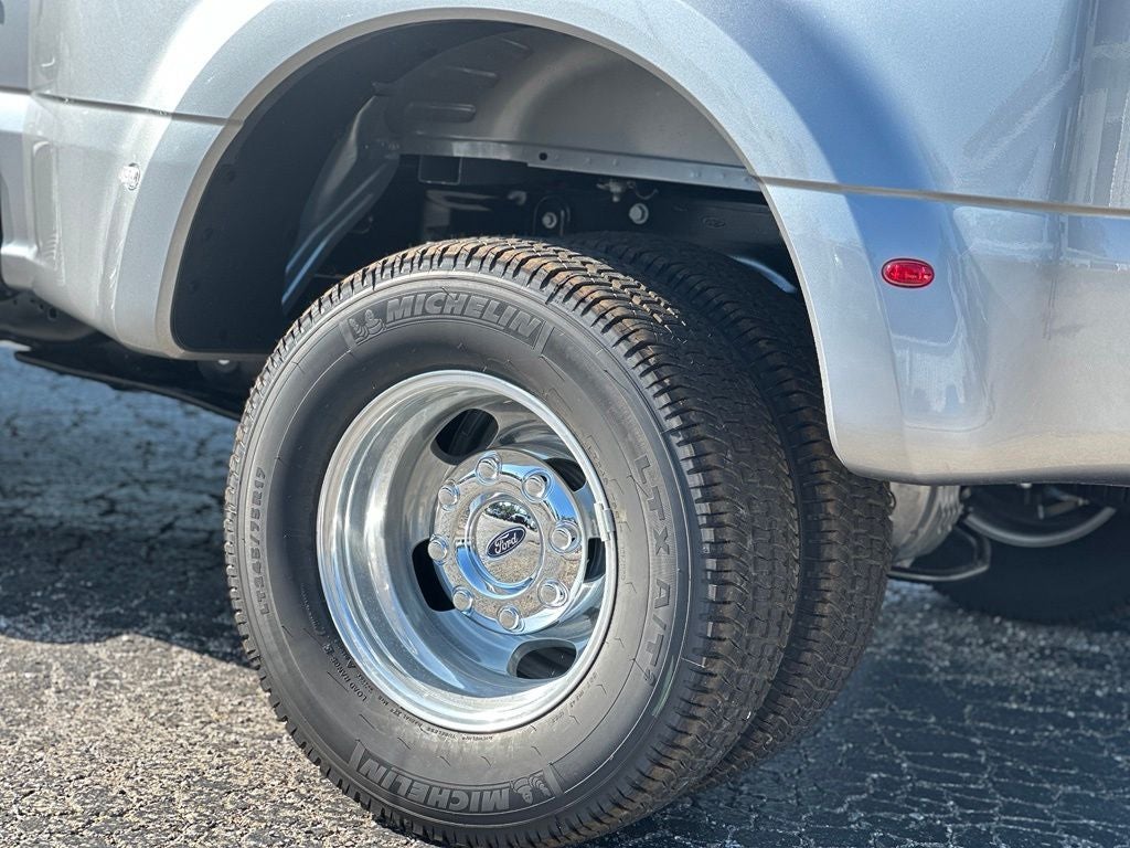 2027 Ford F-350SD Lariat DRW