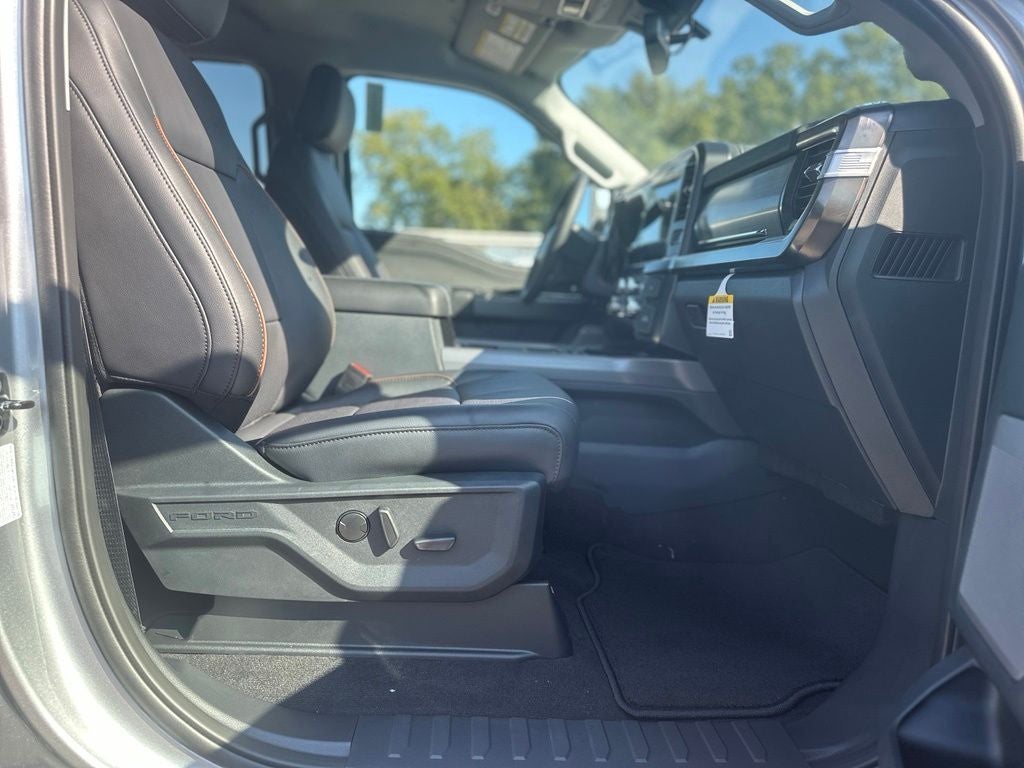 2027 Ford F-350SD Lariat DRW
