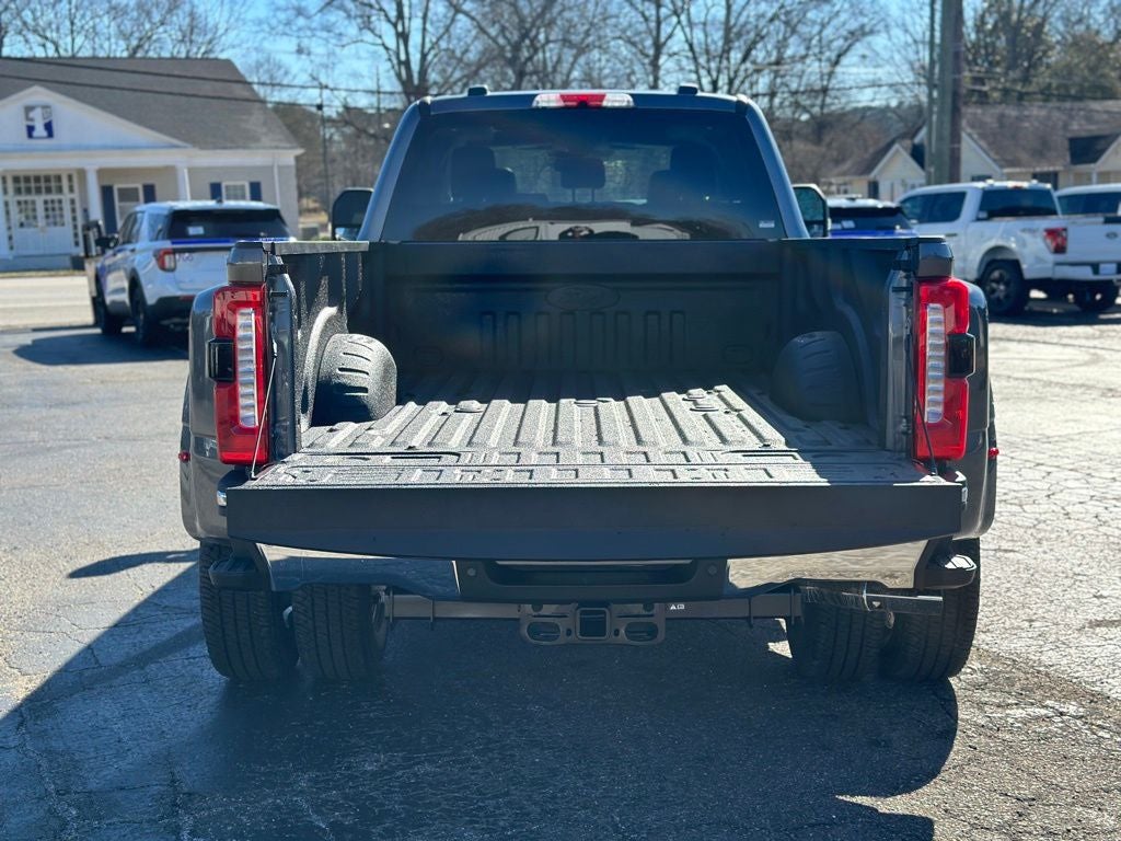 2026 Ford F-350SD Lariat DRW