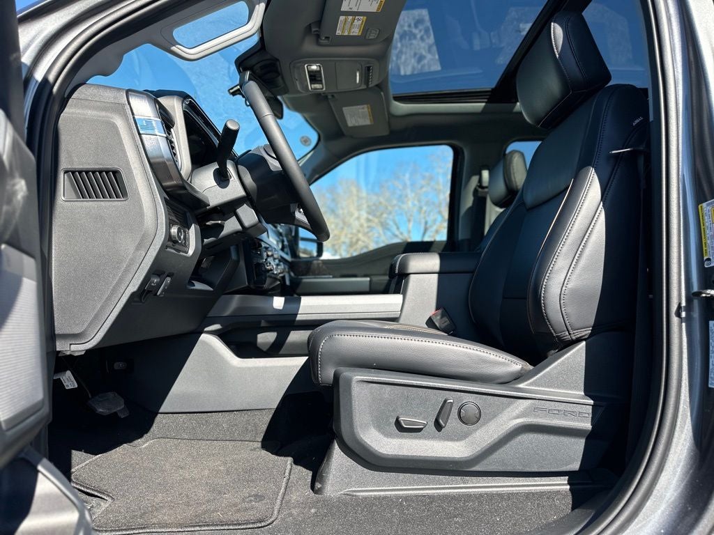 2026 Ford F-350SD Lariat DRW