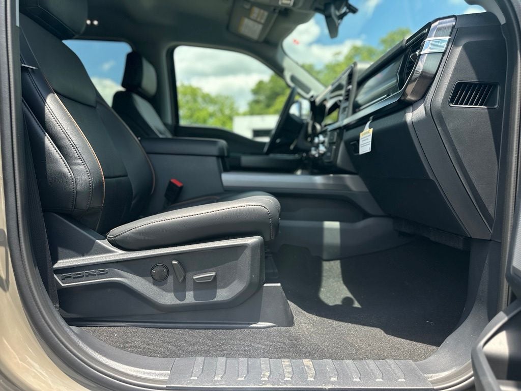 2026 Ford F-350SD Lariat DRW