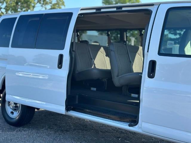 2024 Chevrolet Express 3500 LT 15 Passenger