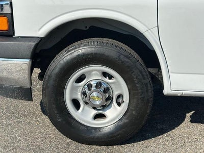 2024 Chevrolet Express 3500 LT 15 Passenger