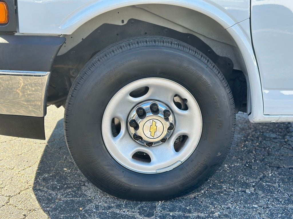 2024 Chevrolet Express 3500 LT Passenger