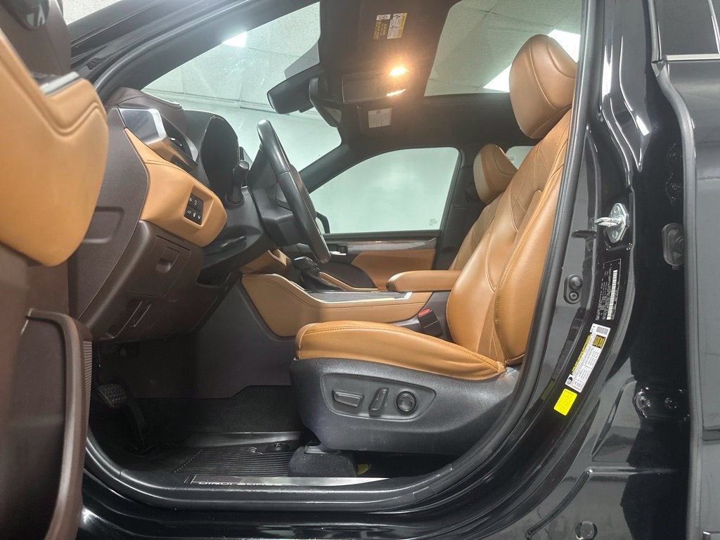 2022 Toyota Highlander Platinum