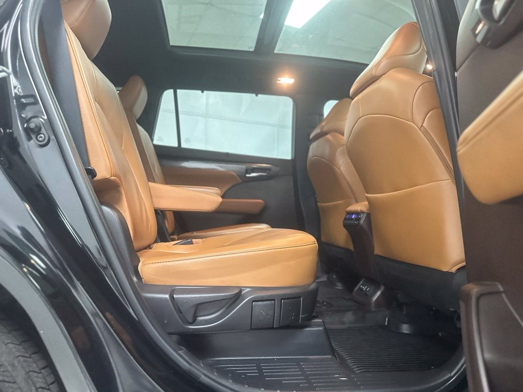 2022 Toyota Highlander Platinum