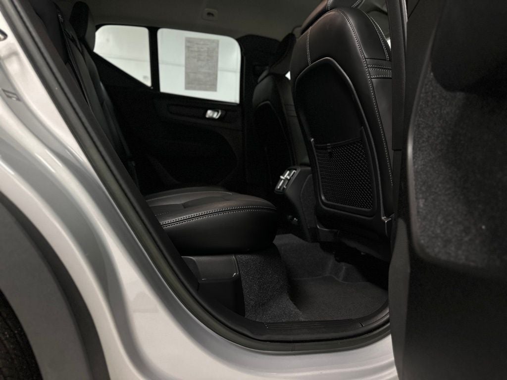 2024 Volvo XC40 B5 Core