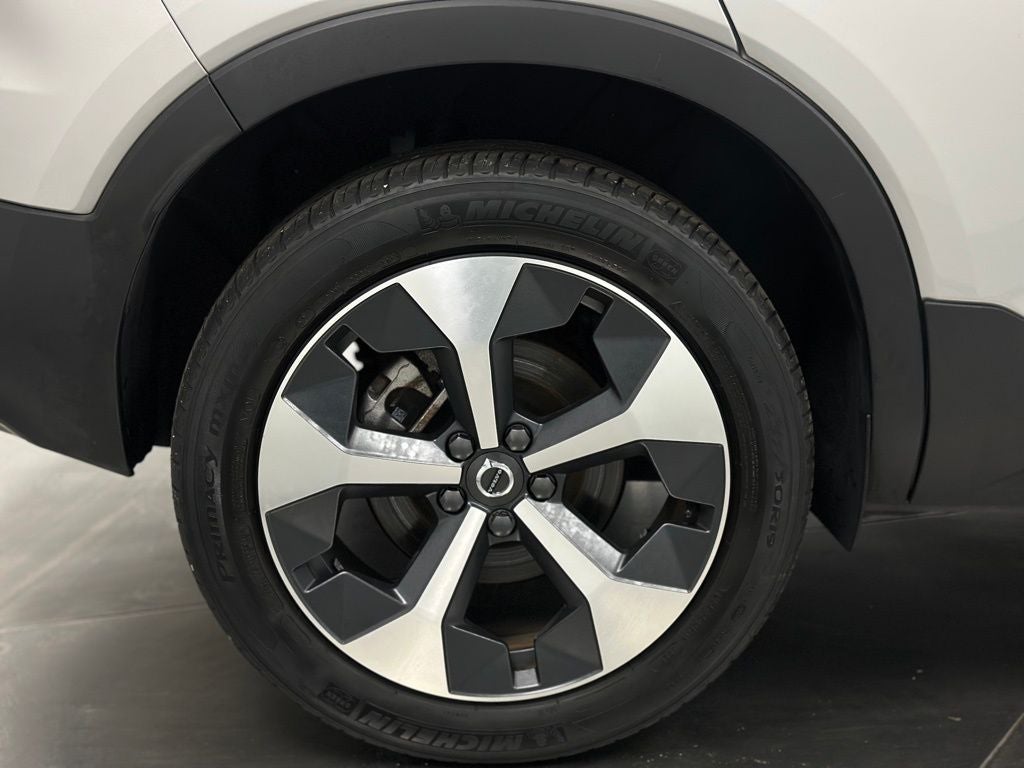 2024 Volvo XC40 B5 Core